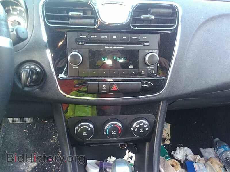 2014 Chrysler 200 - VIN: 1C3CCBAB2EN211781 - Photo 4
