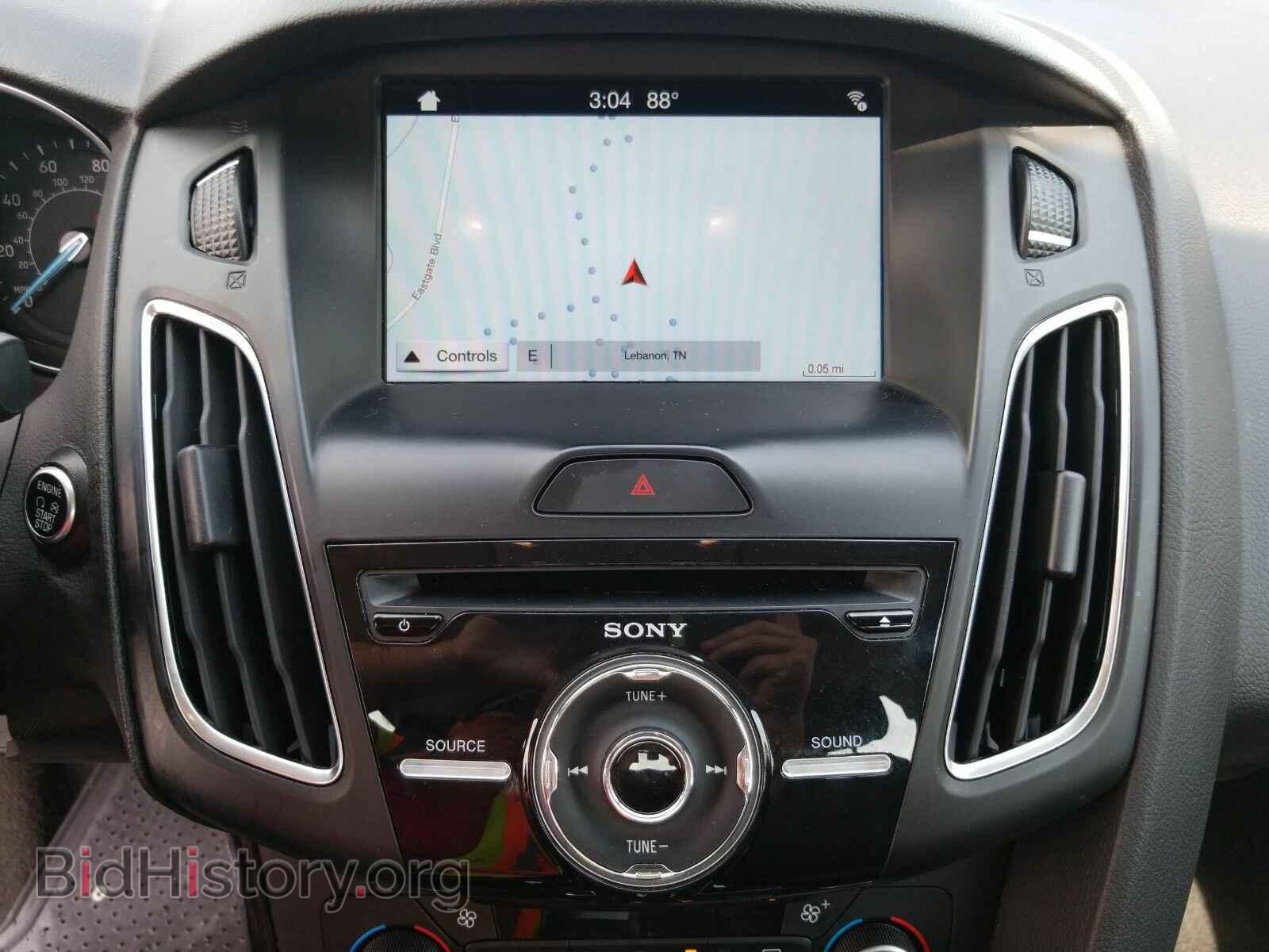 2018 Ford Focus - VIN: 1FADP3J21JL294478 - Фото 4
