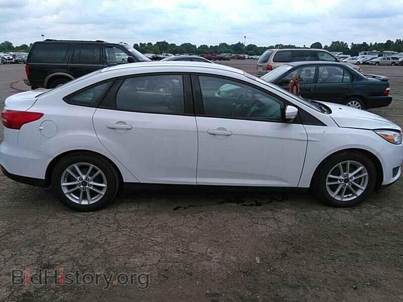 2016 Ford Focus - VIN: 1FADP3F23GL320354 - Photo 10