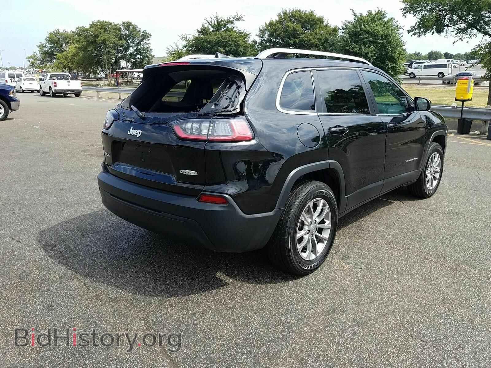 2019 Jeep Cherokee - VIN: 1C4PJMLB1KD273623 - Photo 2