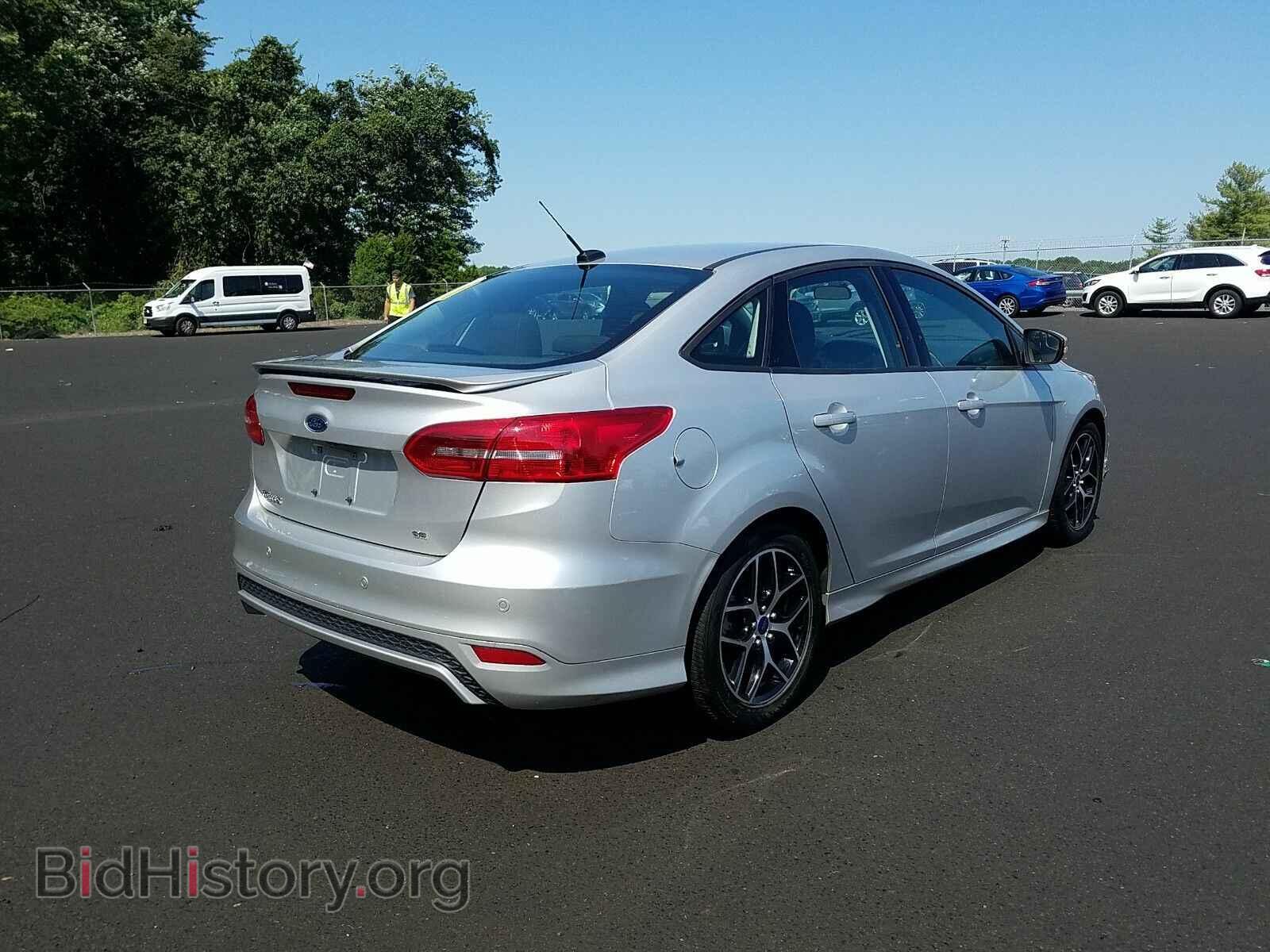 2016 Ford Focus - VIN: 1FADP3F2XGL223667 - Photo 2