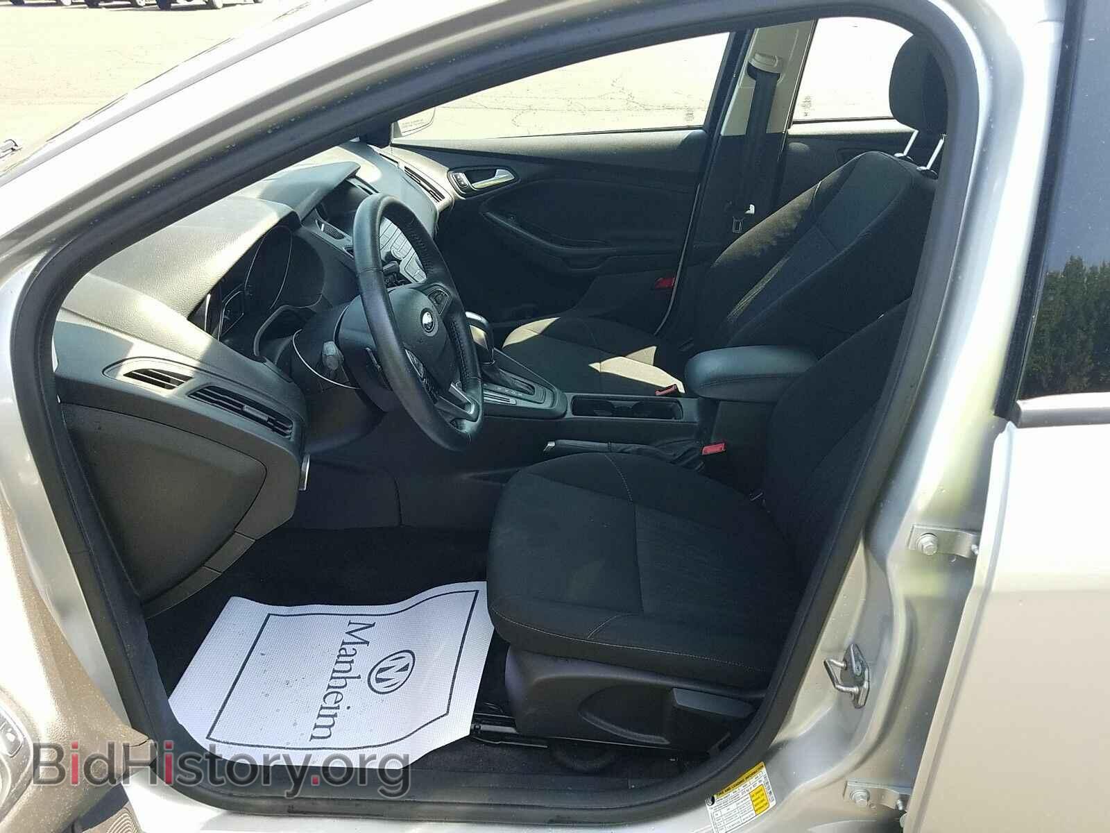 2016 Ford Focus - VIN: 1FADP3F2XGL223667 - Photo 3