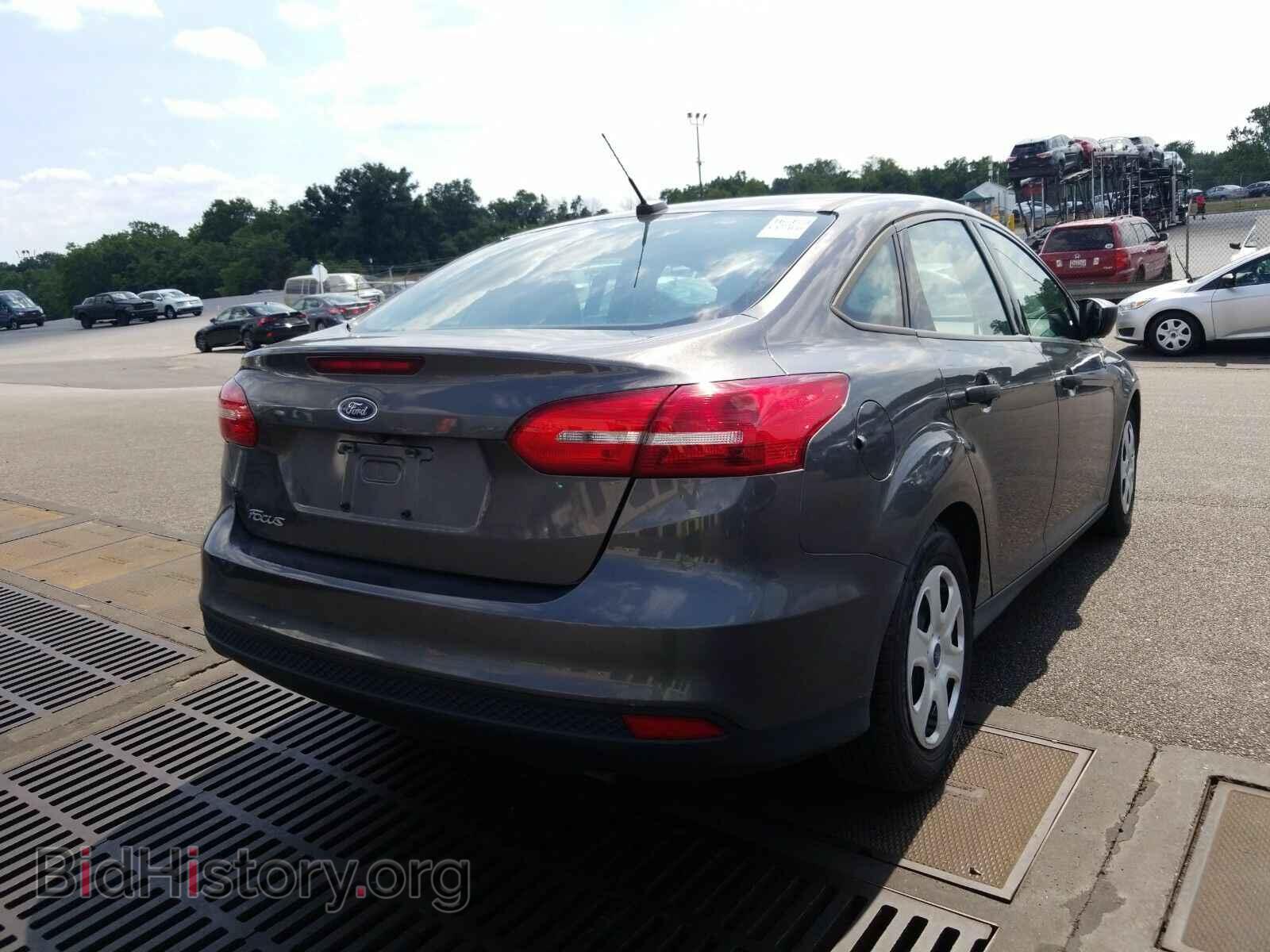 2015 Ford Focus - VIN: 1FADP3E20FL322238 - Фото 2