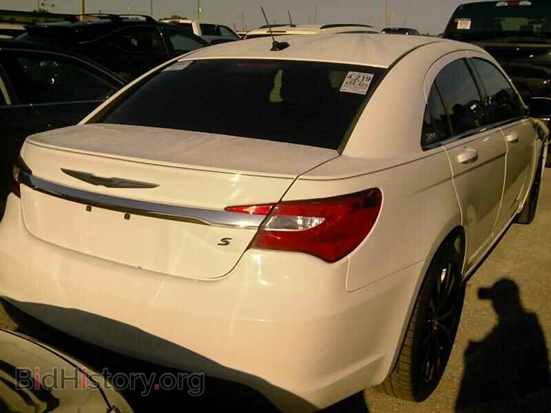 2012 Chrysler 200 - VIN: 1C3CCBBG5CN305225 - Фото 2
