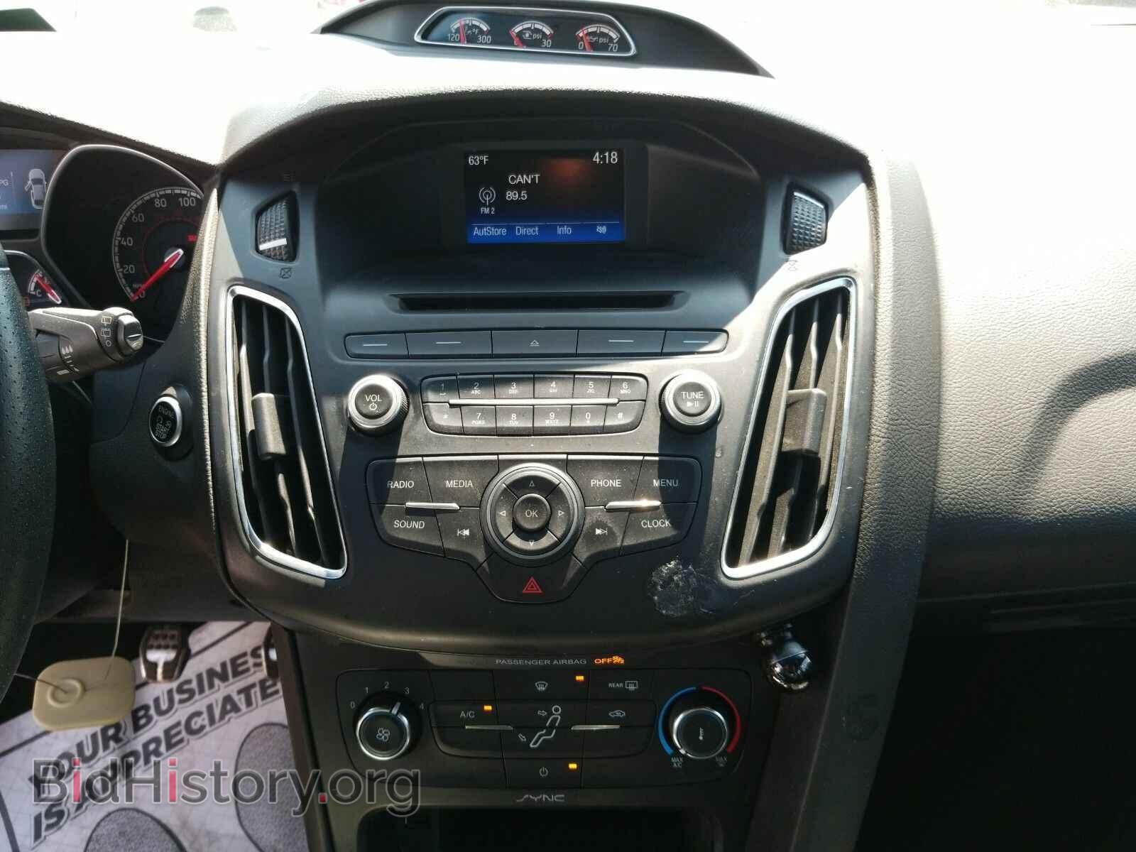 2017 Ford Focus - VIN: 1FADP3L98HL215411 - Фото 4