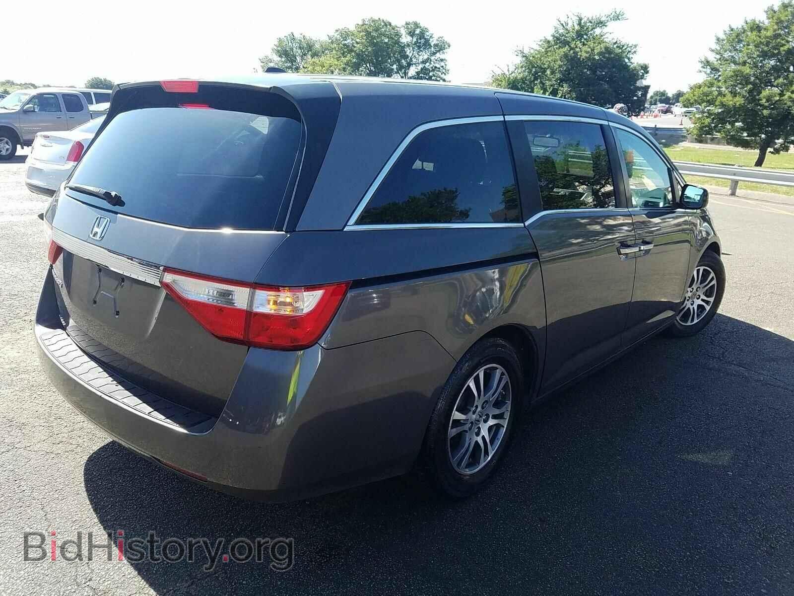2011 Honda Odyssey - VIN: 5FNRL5H65BB079044 - Фото 2