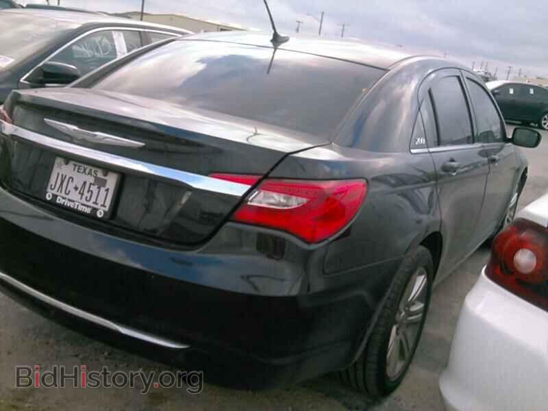 2013 Chrysler 200 - VIN: 1C3CCBBB3DN538705 - Фото 2