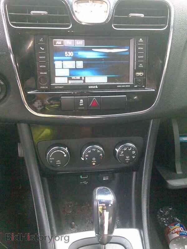 2013 Chrysler 200 - VIN: 1C3CCBBB3DN538705 - Фото 4