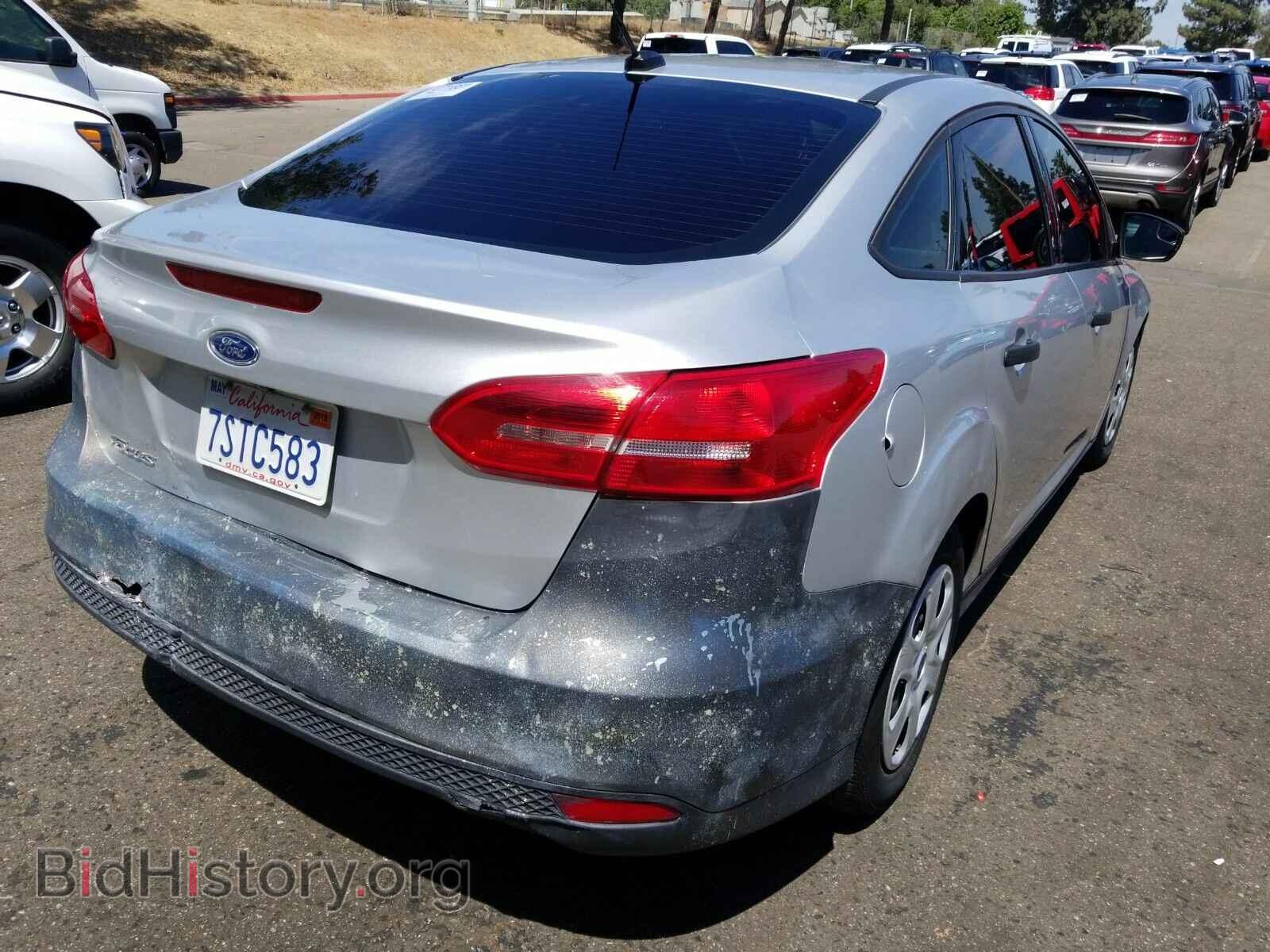 2016 Ford Focus - VIN: 1FADP3E20GL221492 - Photo 2