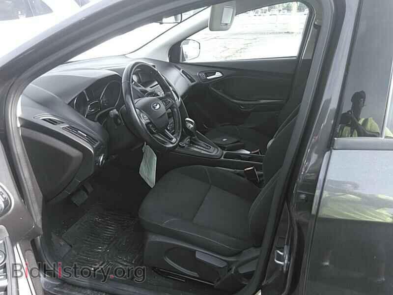 2016 Ford Focus - VIN: 1FADP3F24GL251951 - Photo 3