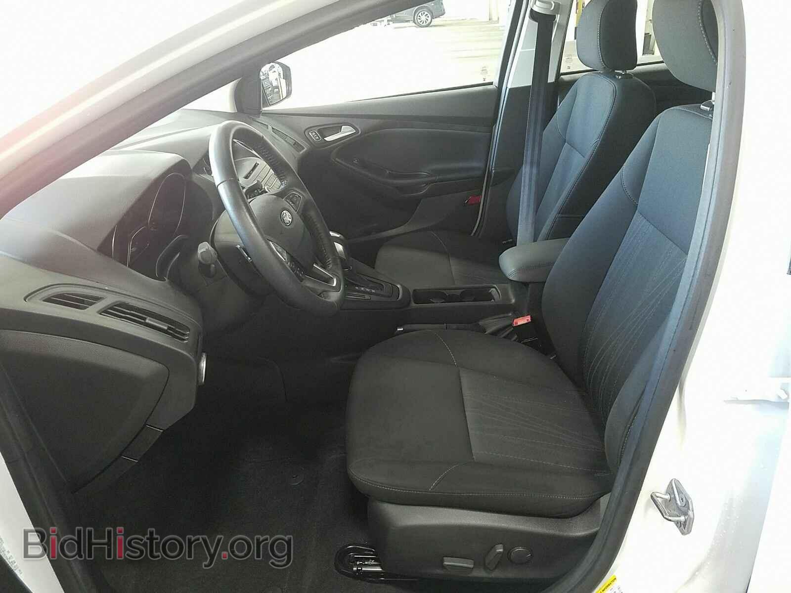 2016 Ford Focus - VIN: 1FADP3F2XGL206920 - Фото 3