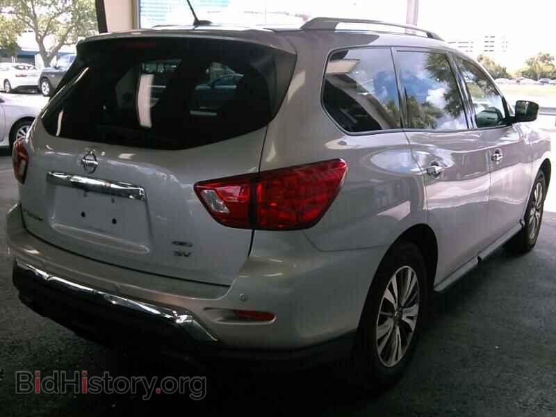 2017 Nissan Pathfinder - VIN: 5N1DR2MM3HC658739 - Фото 2