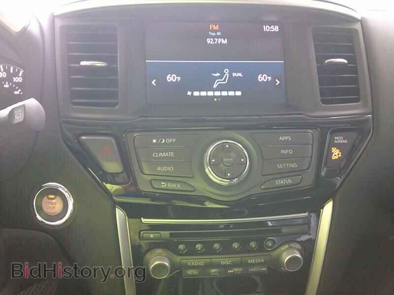 2017 Nissan Pathfinder - VIN: 5N1DR2MM3HC658739 - Фото 4