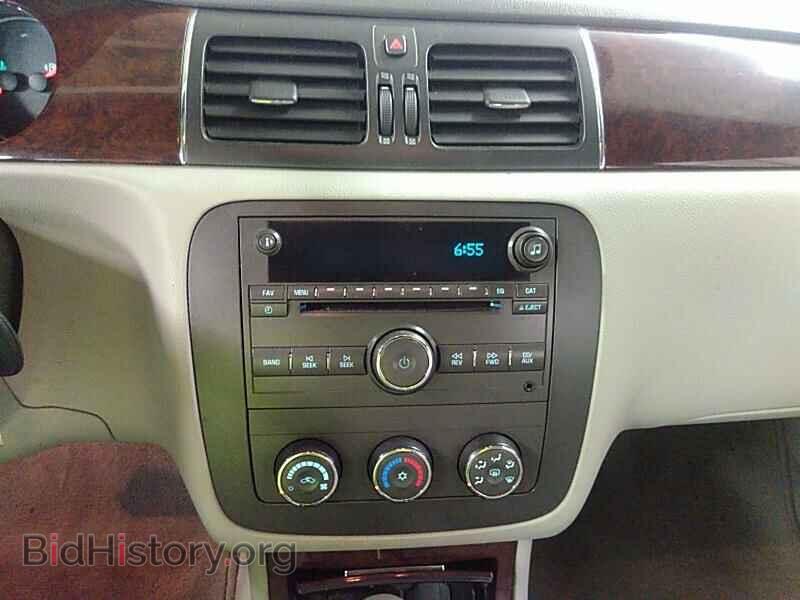 2011 Buick Lucerne - VIN: 1G4HA5EM3BU134792 - Photo 4