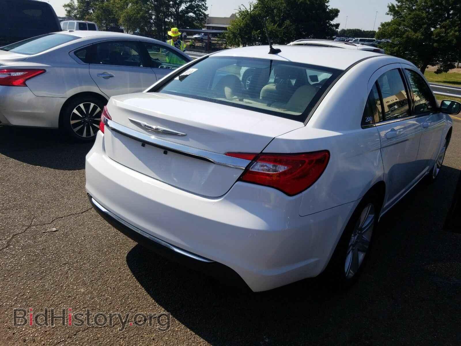 2014 Chrysler 200 - VIN: 1C3CCBBB7EN165248 - Фото 2