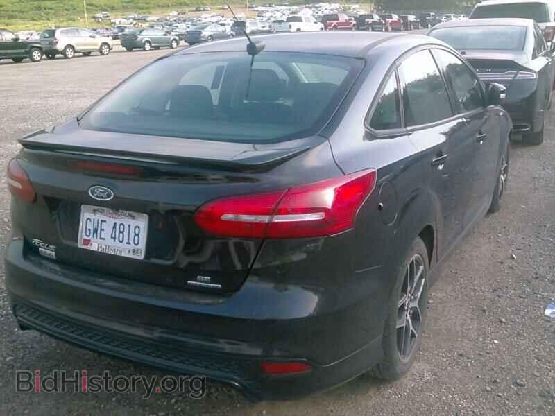 2016 Ford Focus - VIN: 1FADP3F22GL233285 - Фото 2