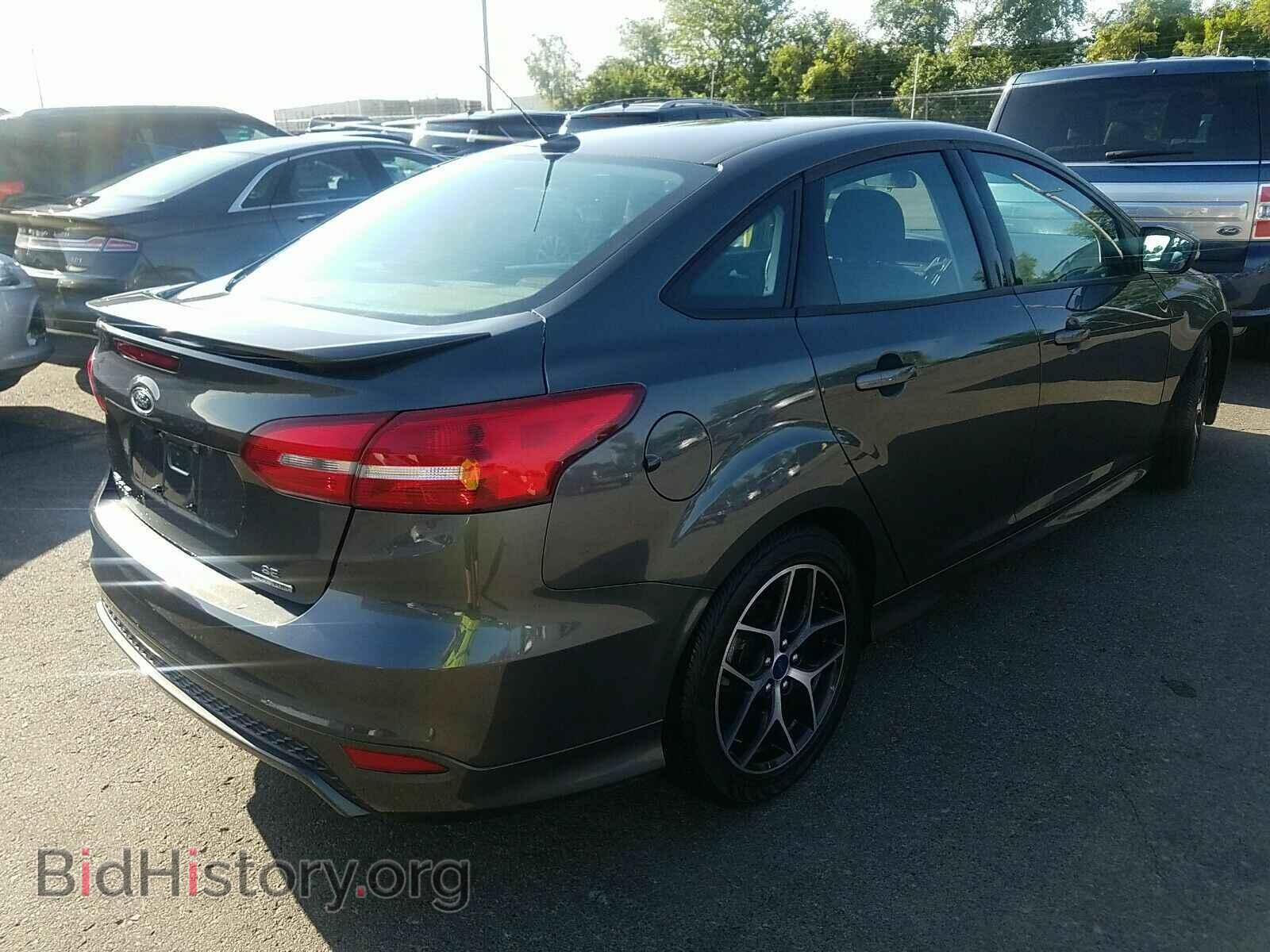 2016 Ford Focus - VIN: 1FADP3F27GL324665 - Photo 2