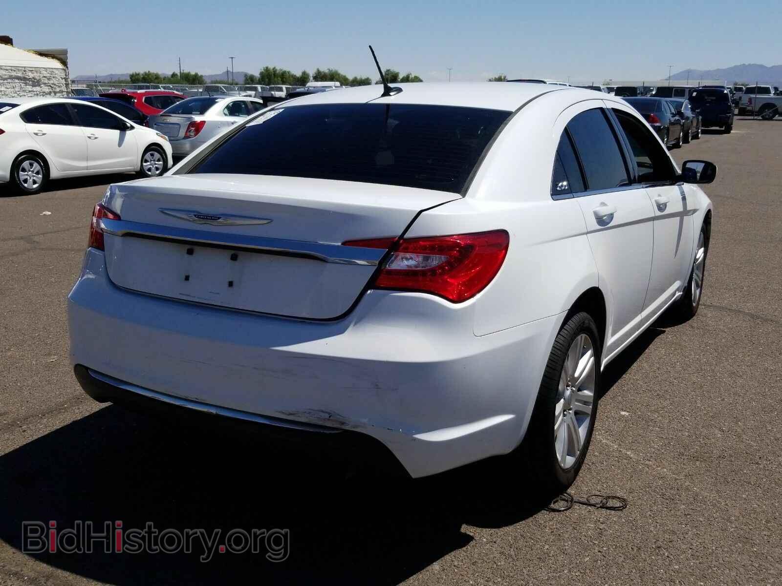 2013 Chrysler 200 - VIN: 1C3CCBAB9DN687010 - Фото 2
