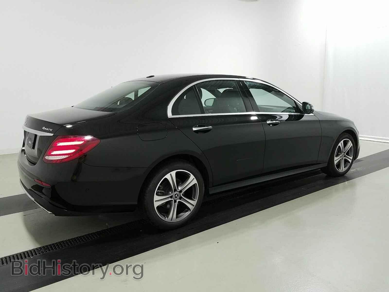 2018 Mercedes-Benz E-Class - VIN: WDDZF4KB8JA483802 - Фото 2