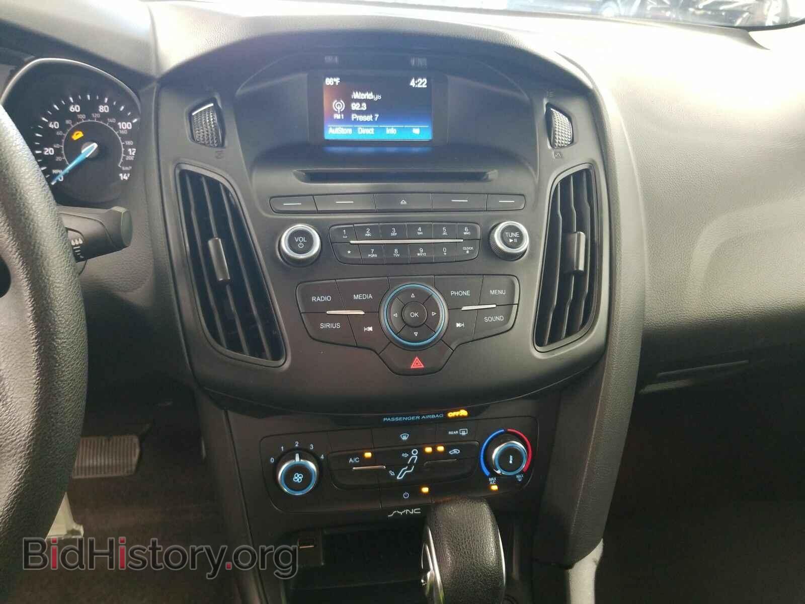 2017 Ford Focus - VIN: 1FADP3F22HL285663 - Фото 4