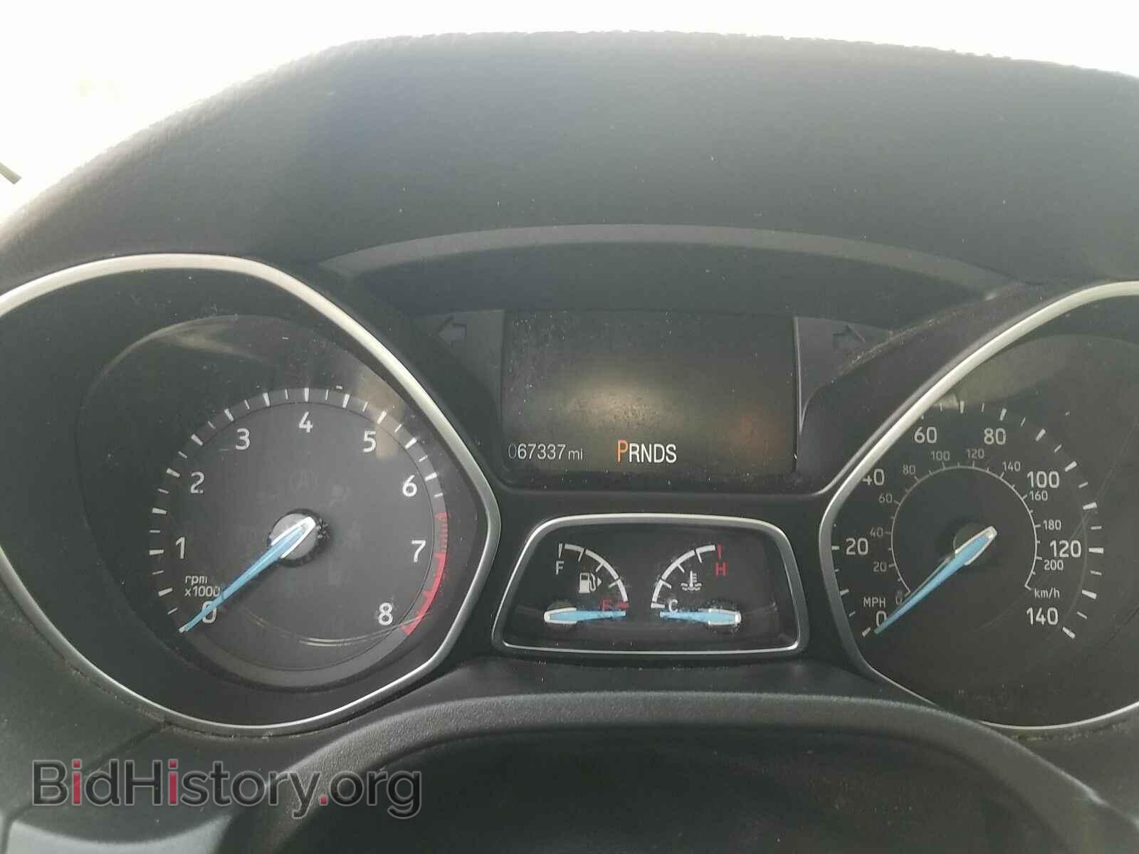 2016 Ford Focus - VIN: 1FADP3F28GL330023 - Photo 5