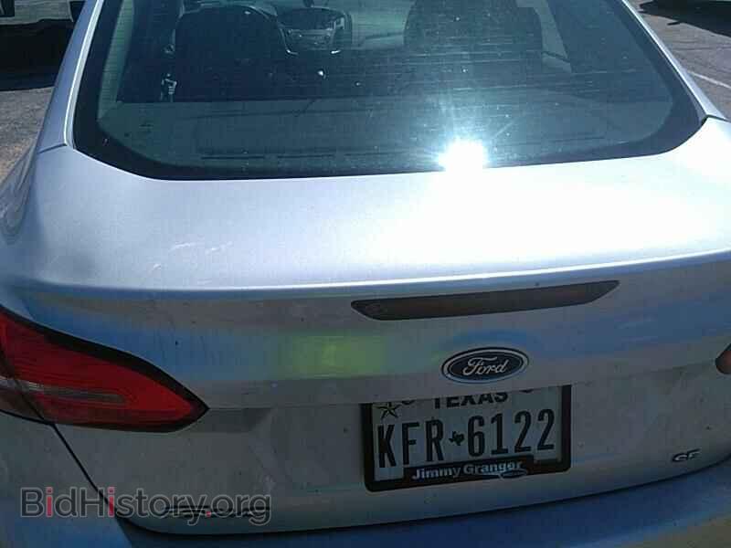 2016 Ford Focus - VIN: 1FADP3F28GL330023 - Photo 8