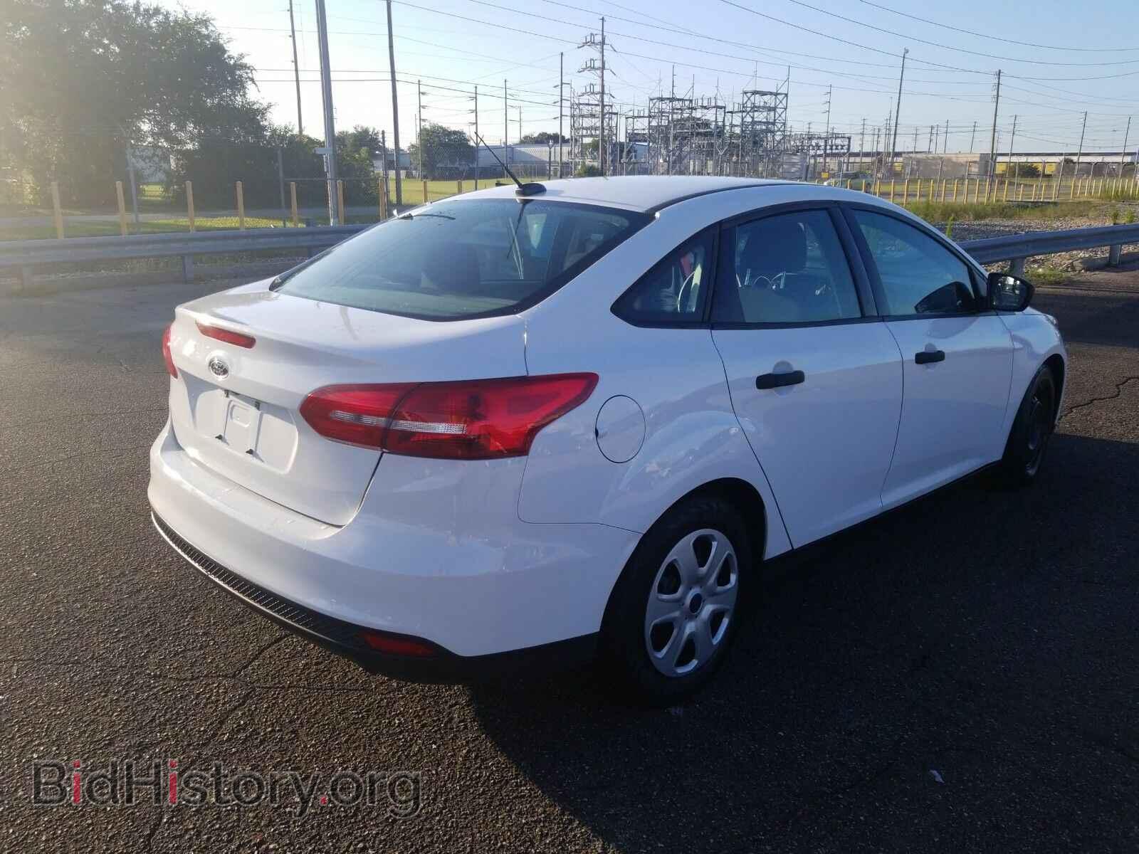 2016 Ford Focus - VIN: 1FADP3E21GL365181 - Фото 2