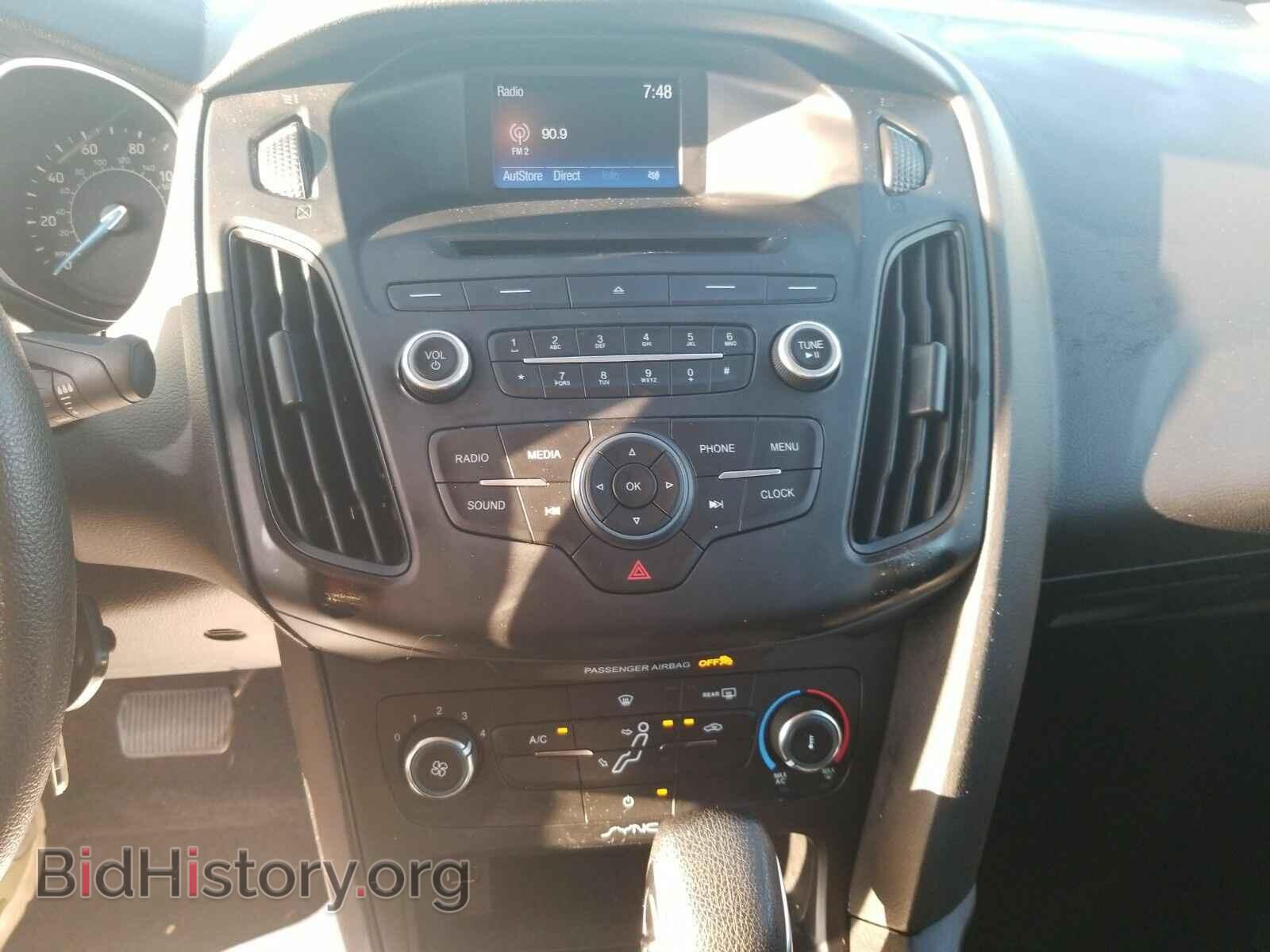 2016 Ford Focus - VIN: 1FADP3E21GL365181 - Фото 4