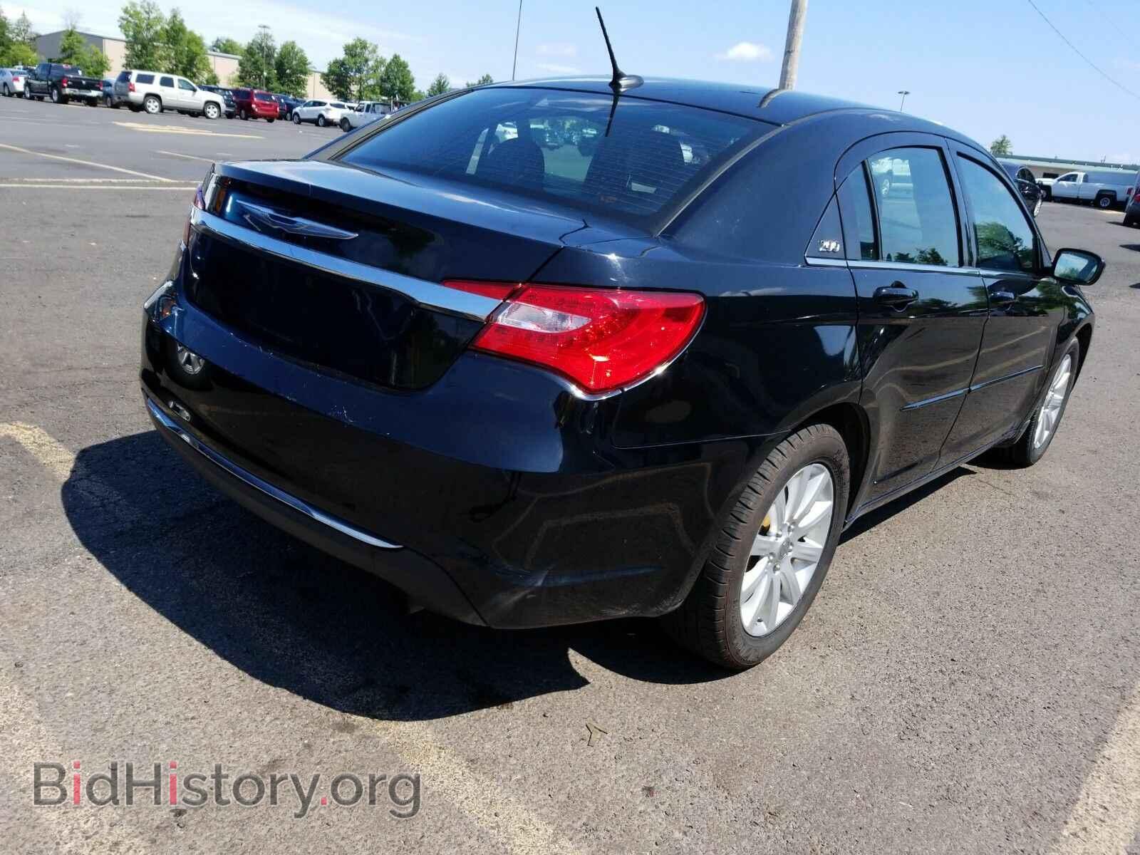 2013 Chrysler 200 - VIN: 1C3CCBBB1DN732679 - Photo 2