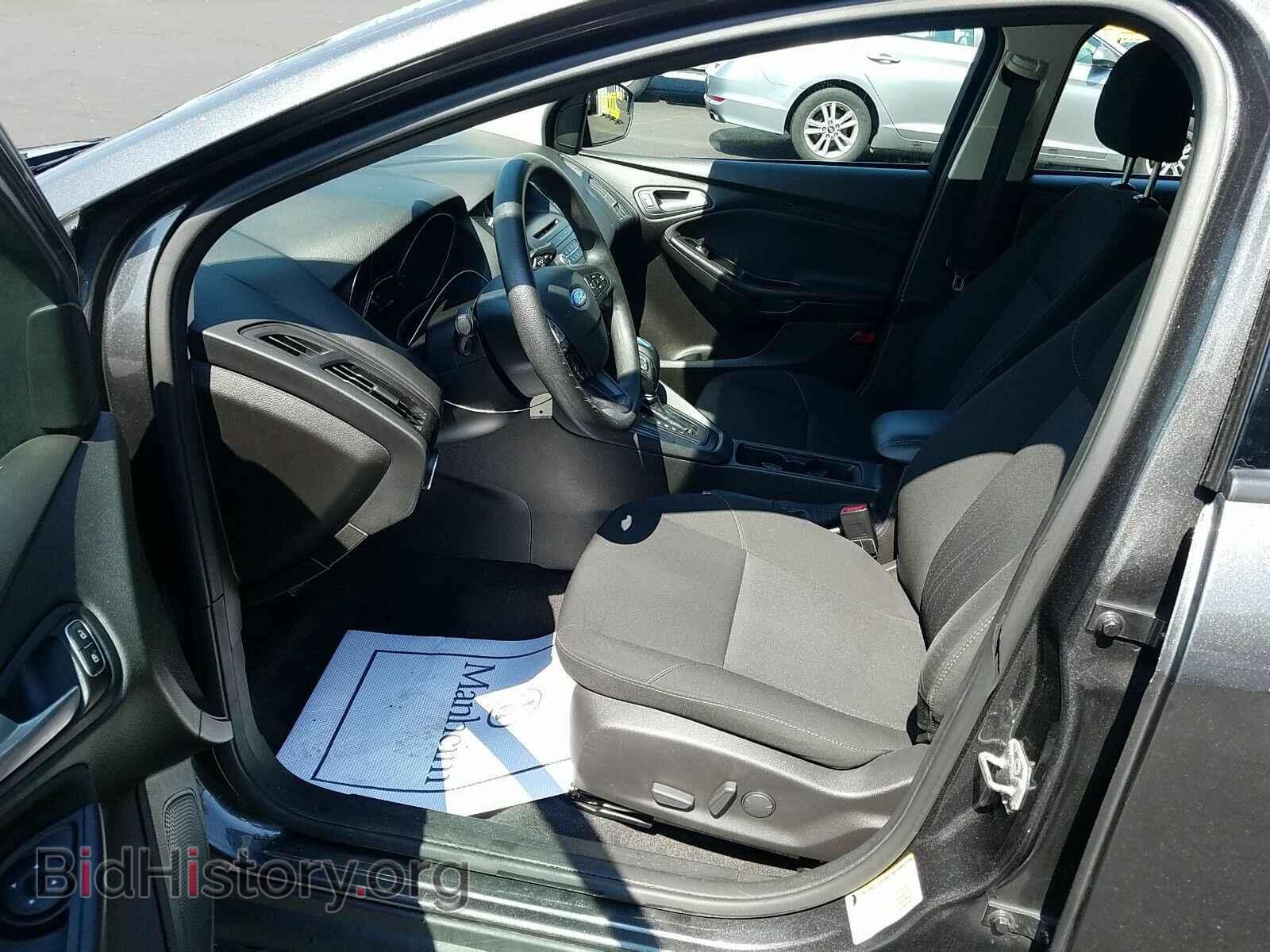 2016 Ford Focus - VIN: 1FADP3F22GL272538 - Фото 3