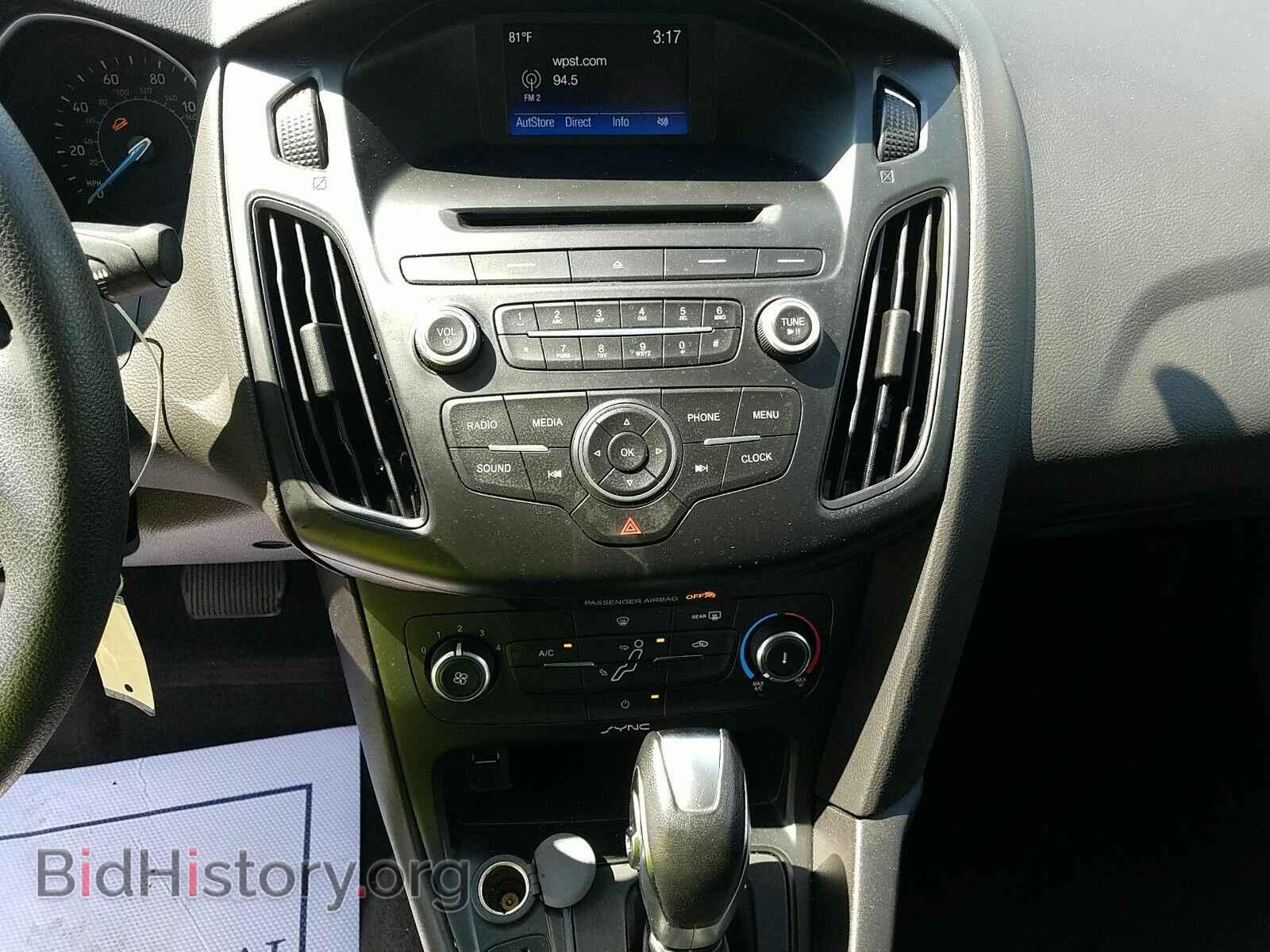 2016 Ford Focus - VIN: 1FADP3F22GL272538 - Фото 4