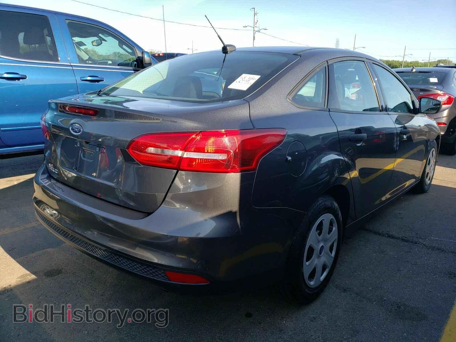 2018 Ford Focus - VIN: 1FADP3E26JL291943 - Фото 2