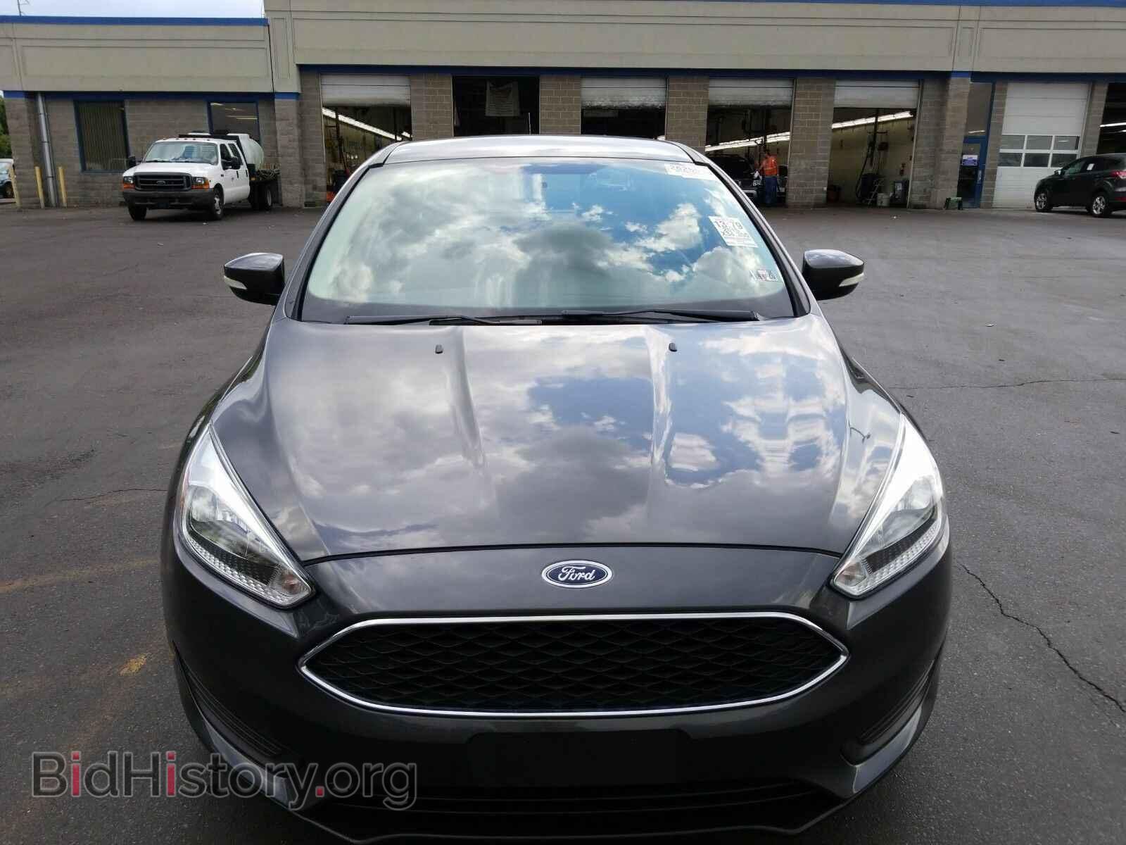 2015 Ford Focus - VIN: 1FADP3F28FL372173 - Фото 2