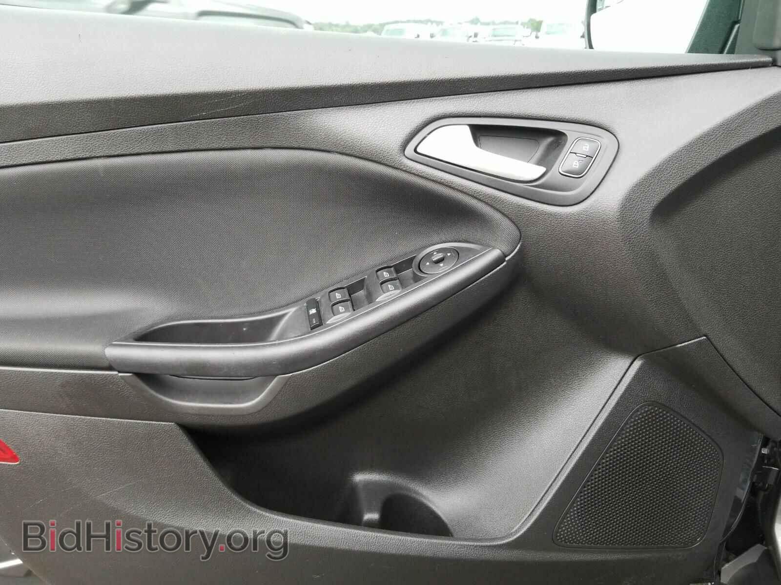 2015 Ford Focus - VIN: 1FADP3F28FL372173 - Фото 9