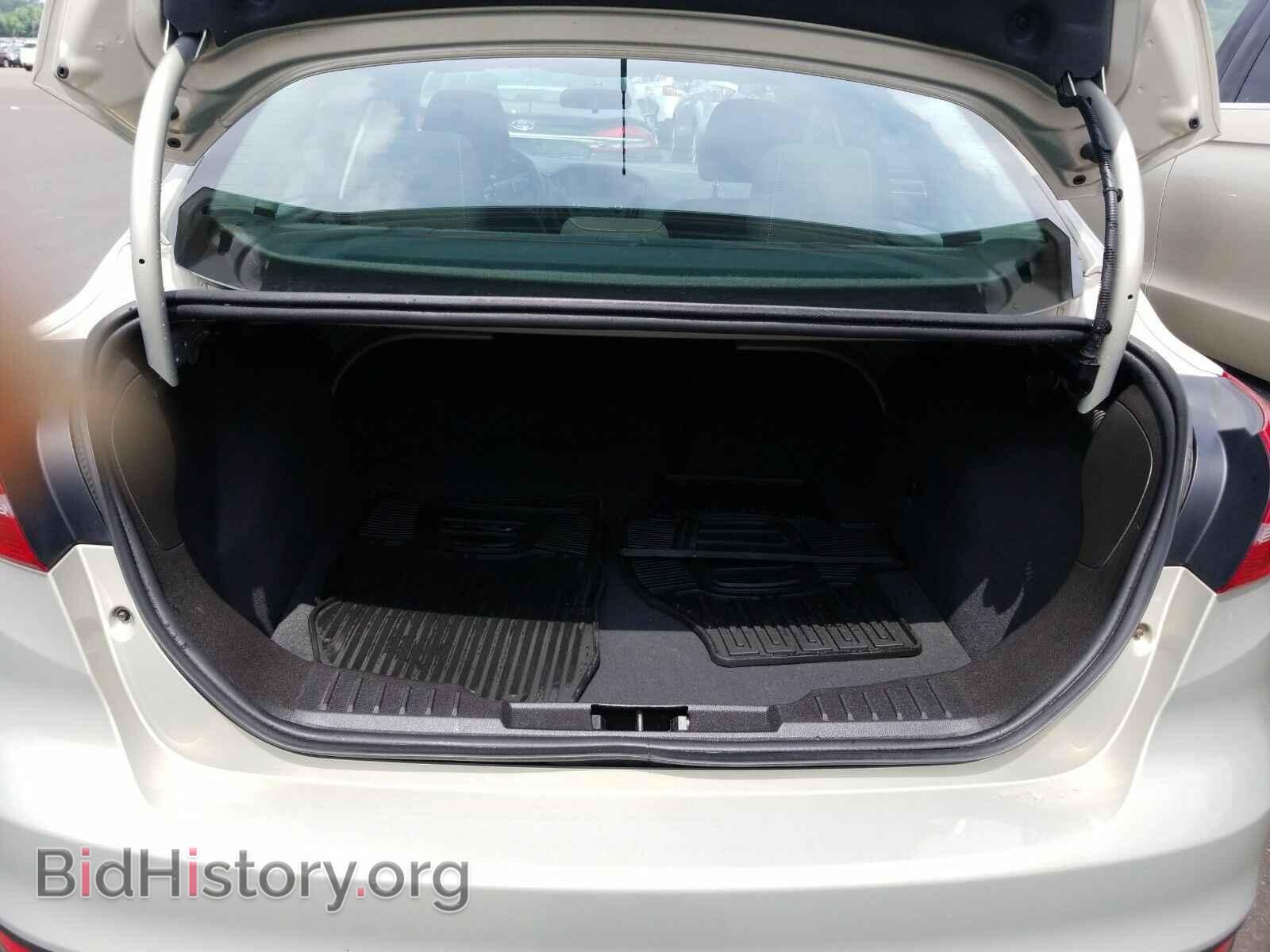 2016 Ford Focus - VIN: 1FADP3F29GL386407 - Photo 7