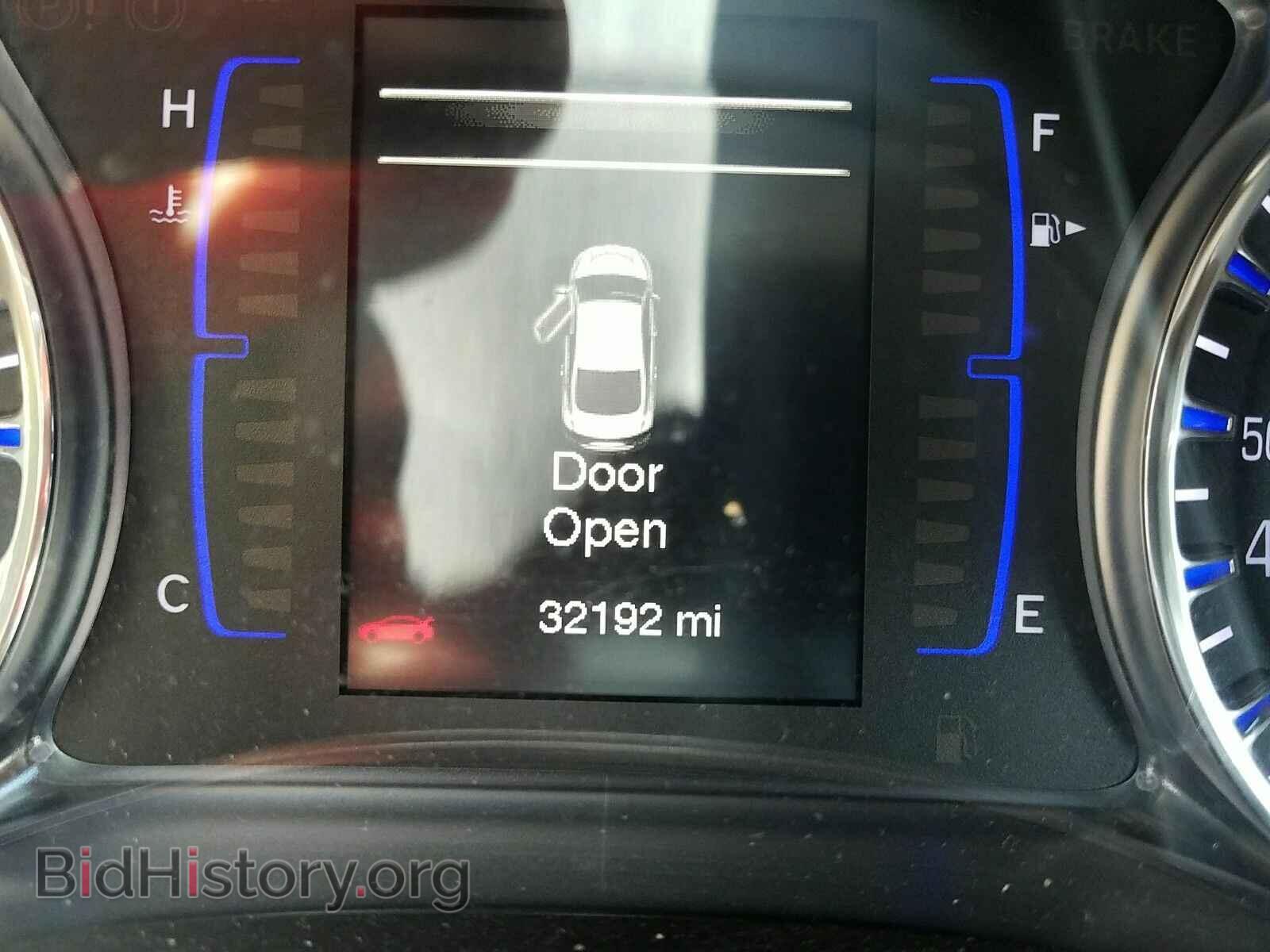 2017 Chrysler 200 - VIN: 1C3CCCFB9HN510056 - Фото 5