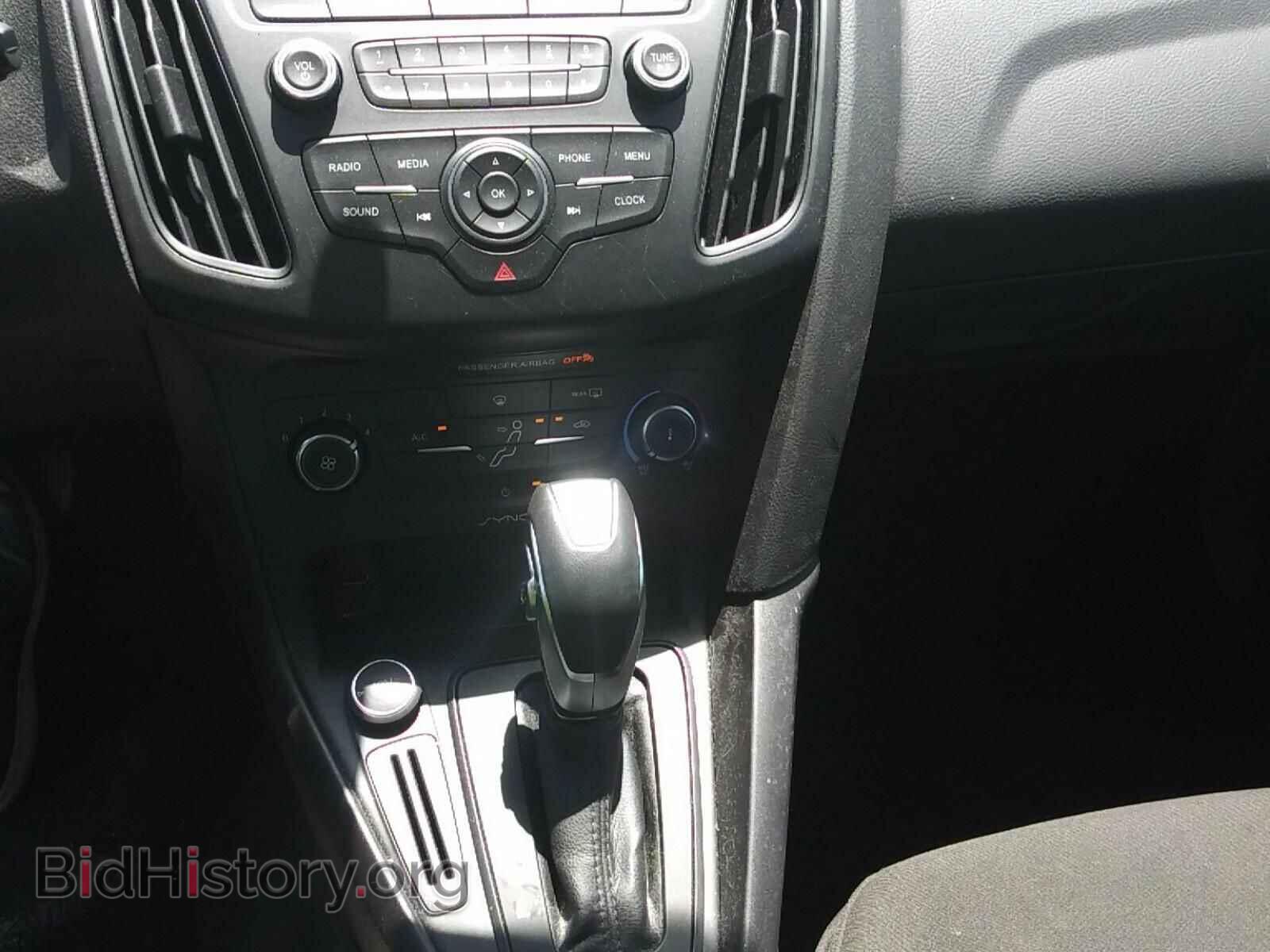 2016 Ford Focus - VIN: 1FADP3K21GL402377 - Фото 4