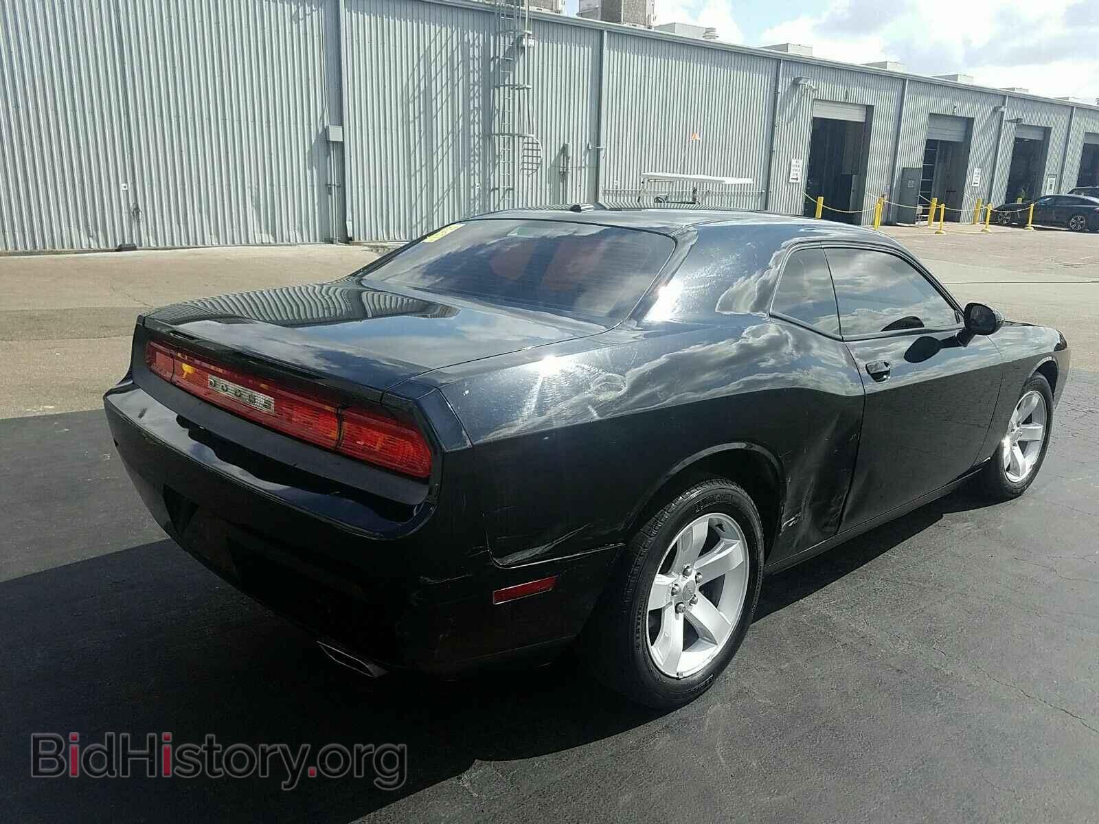 2014 Dodge Challenger - VIN: 2C3CDYAG1EH188627 - Фото 2