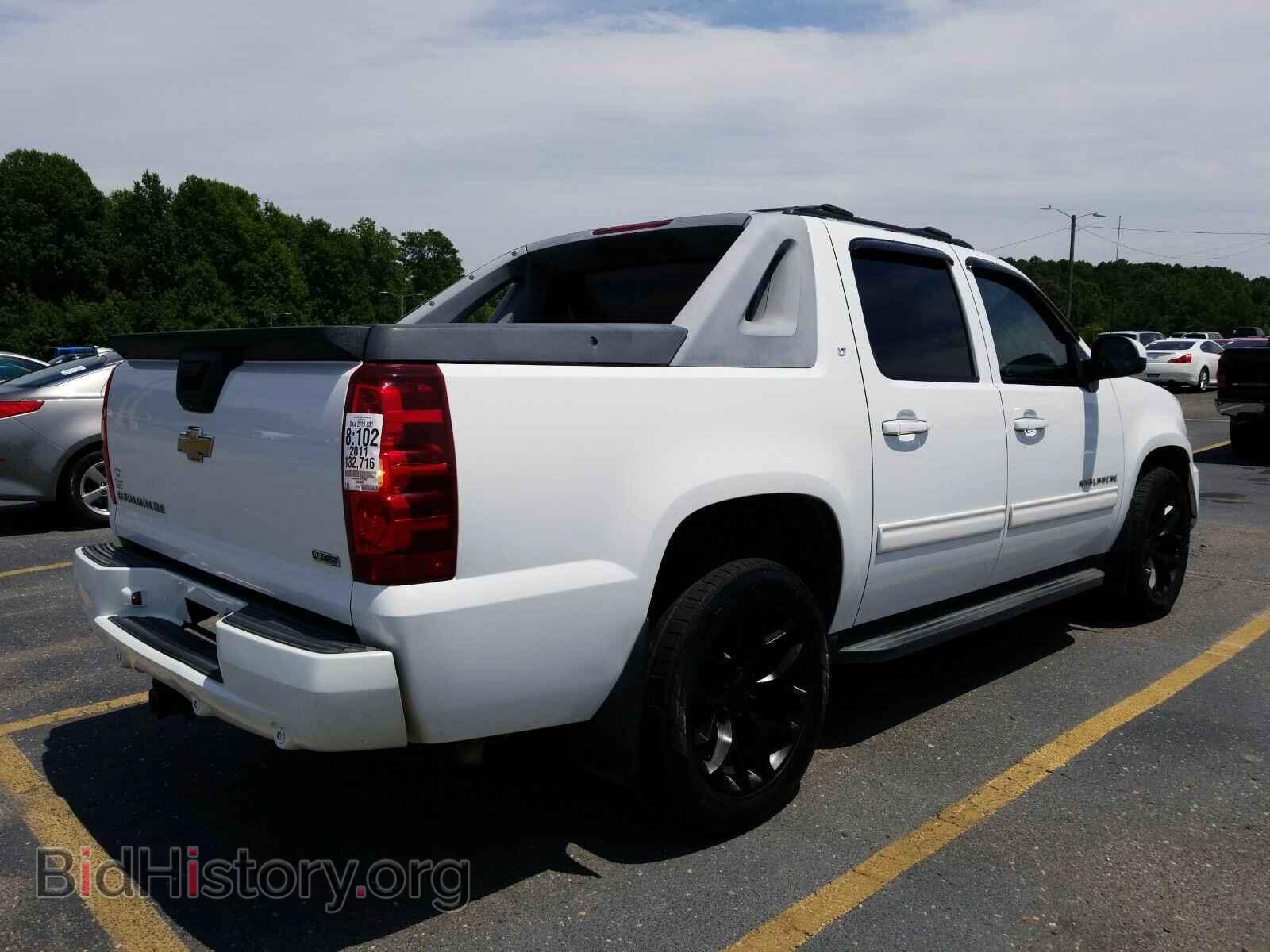 2011 Chevrolet Avalanche - VIN: 3GNMCFE09BG159383 - Фото 2
