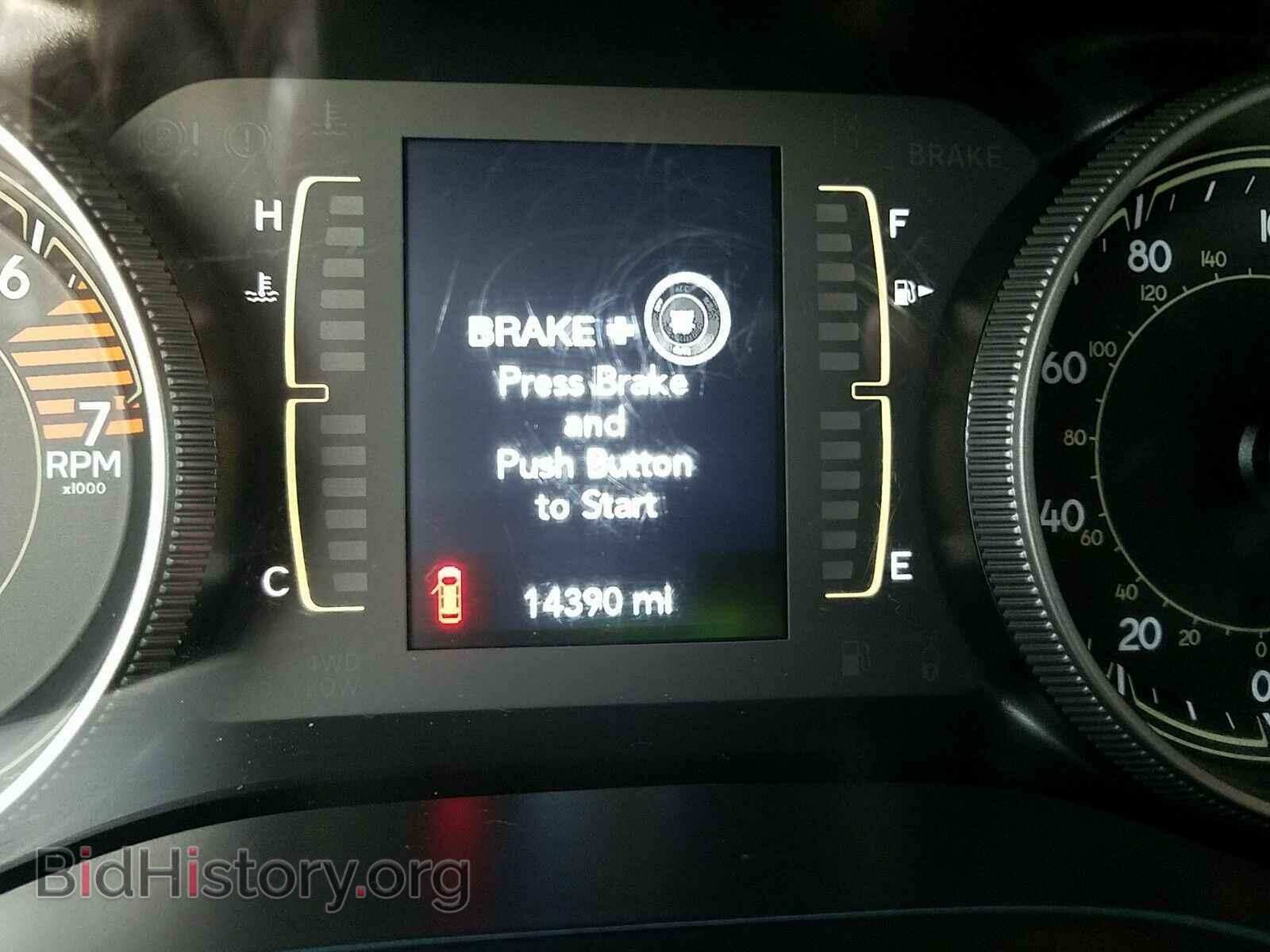 2019 Jeep Cherokee - VIN: 1C4PJLLB1KD302905 - Фото 5