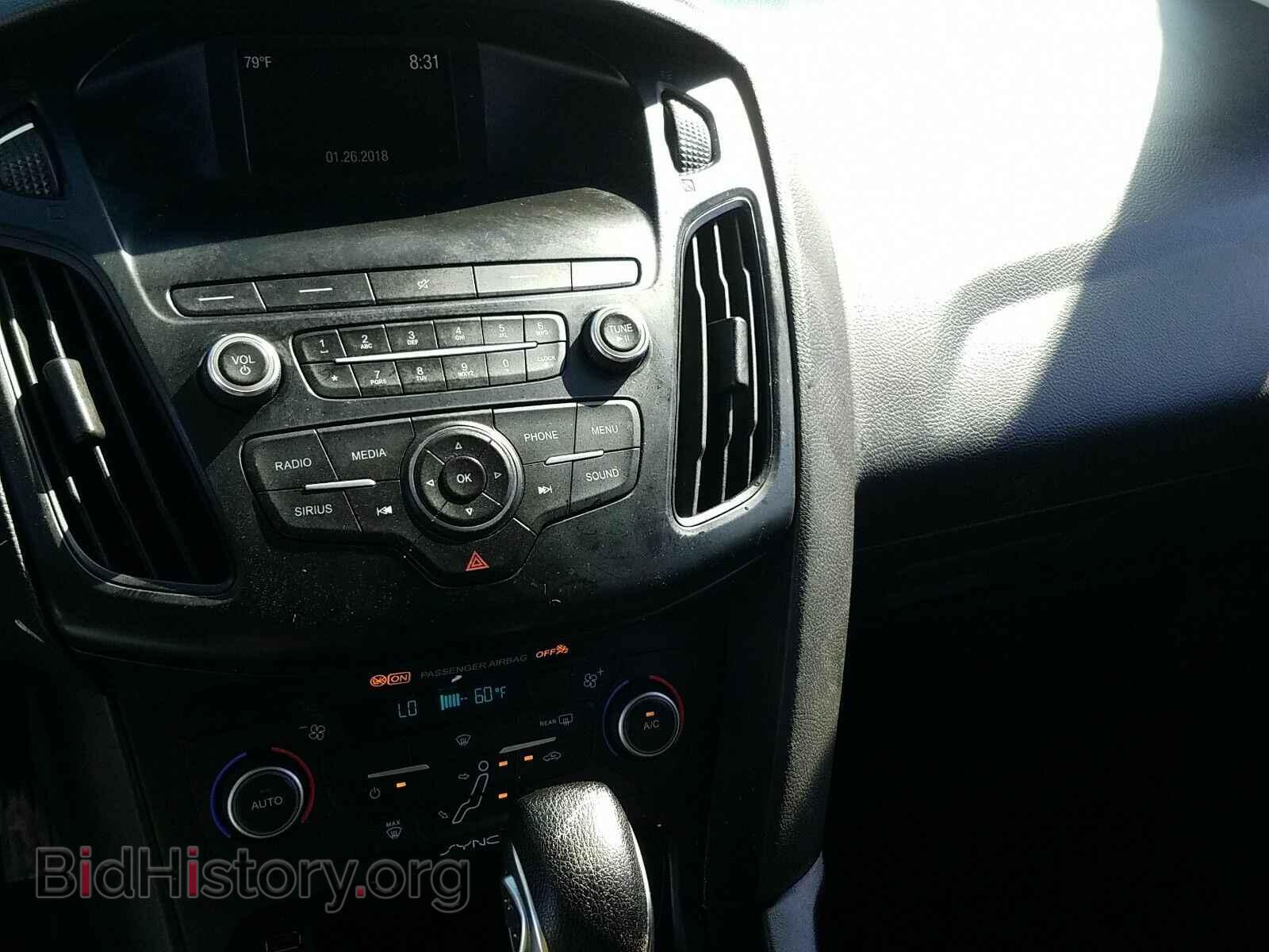 2018 Ford Focus - VIN: 1FADP3FE5JL271045 - Фото 4