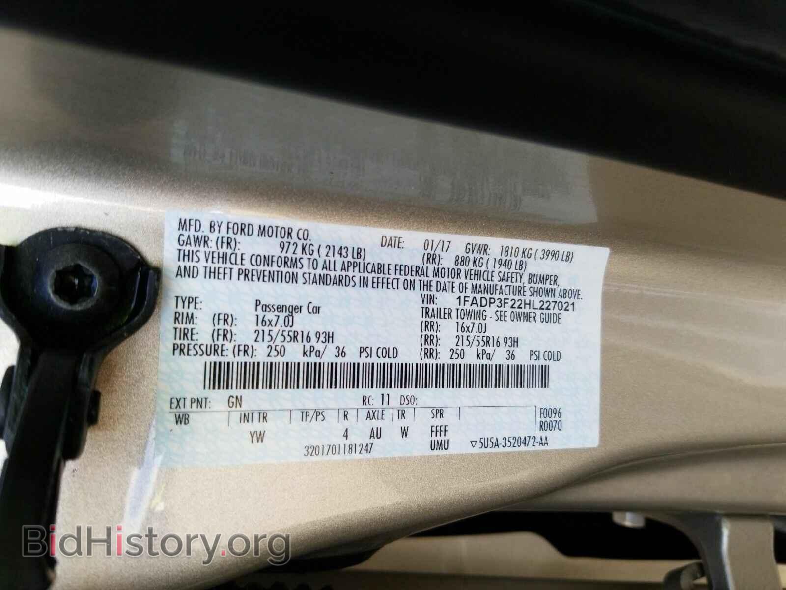 2017 Ford Focus - VIN: 1FADP3F22HL227021 - Photo 6