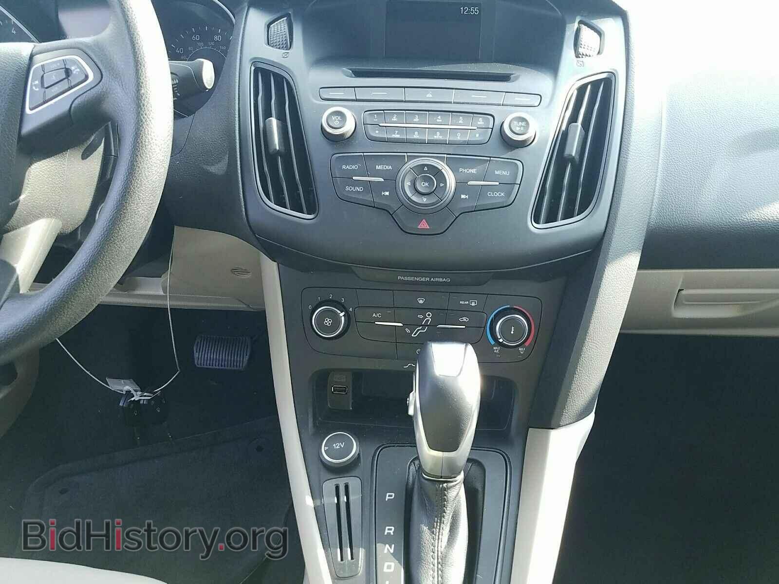 2016 Ford Focus - VIN: 1FADP3F25GL262053 - Фото 4