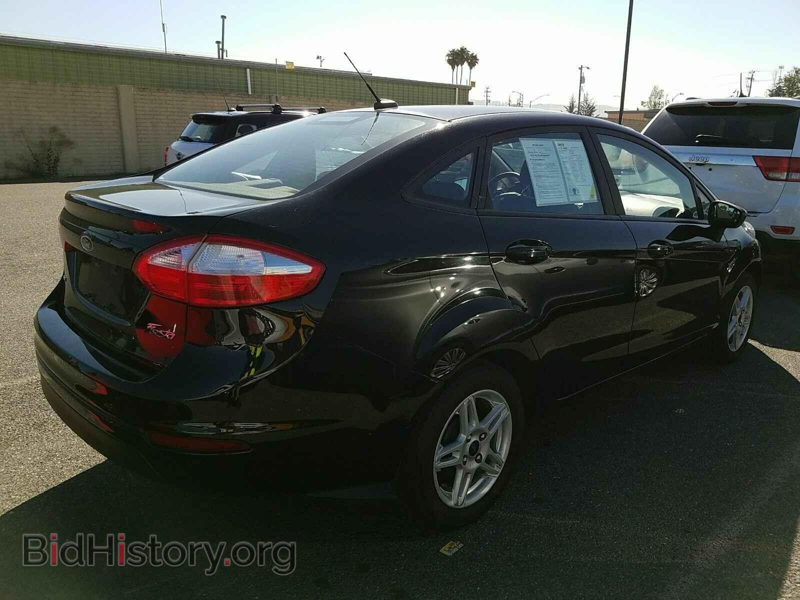2017 Ford Fiesta - VIN: 3FADP4BJ3HM145140 - Фото 2