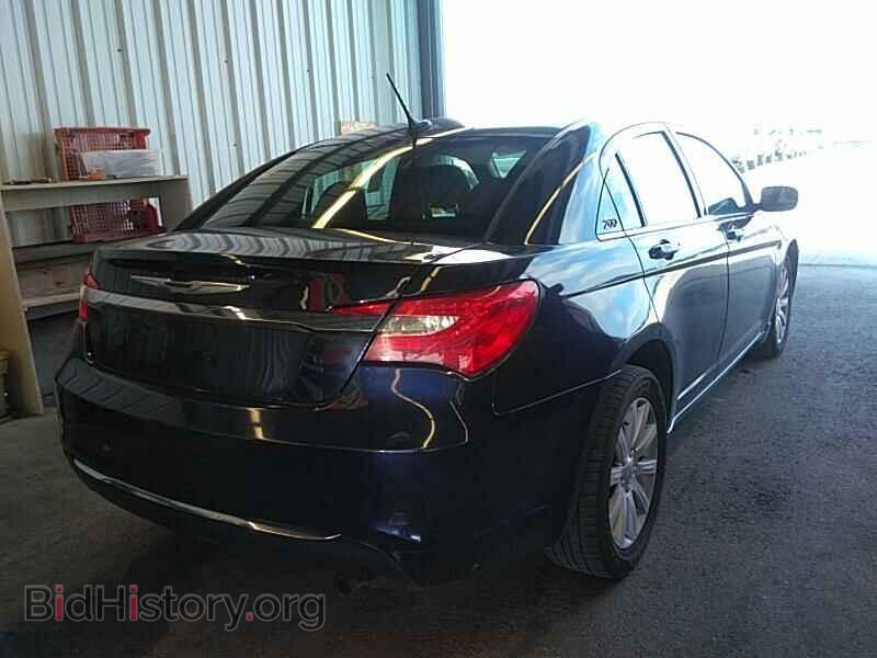 2011 Chrysler 200 - VIN: 1C3BC1FB8BN586276 - Фото 2