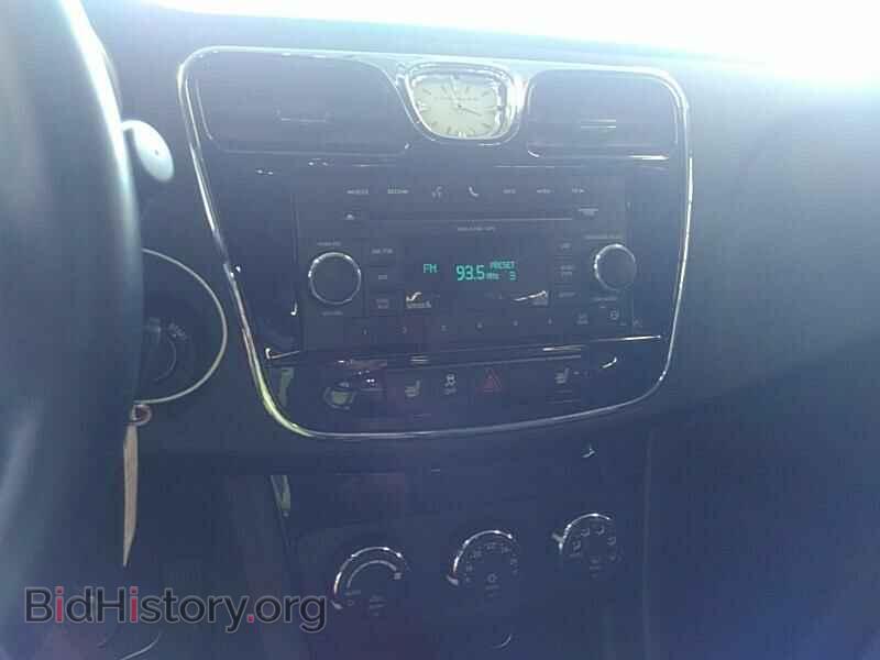 2011 Chrysler 200 - VIN: 1C3BC1FB8BN586276 - Фото 4