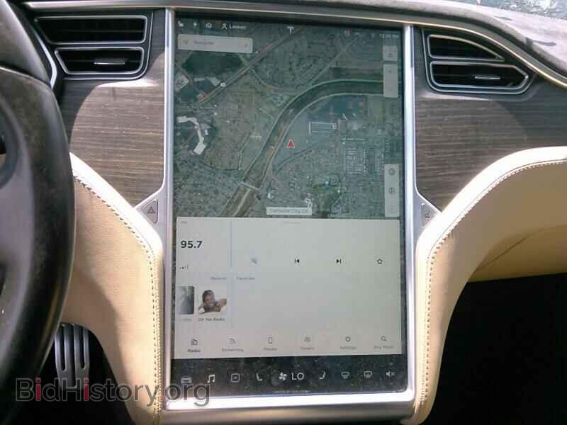 2015 Tesla Model S - VIN: 5YJSA1E49FF103256 - Photo 4