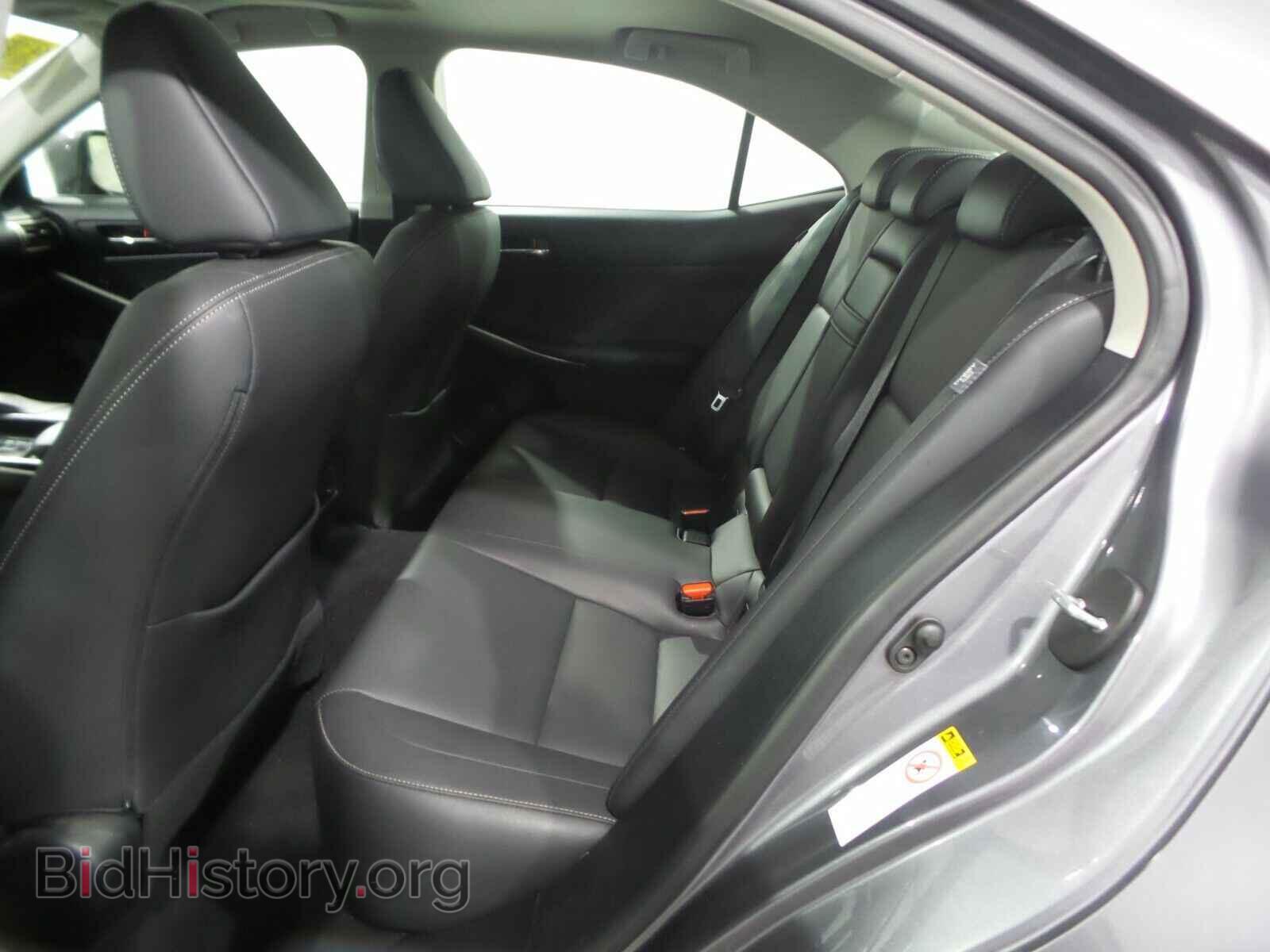2016 Lexus IS 300 - VIN: JTHCM1D24G5011338 - Фото 13