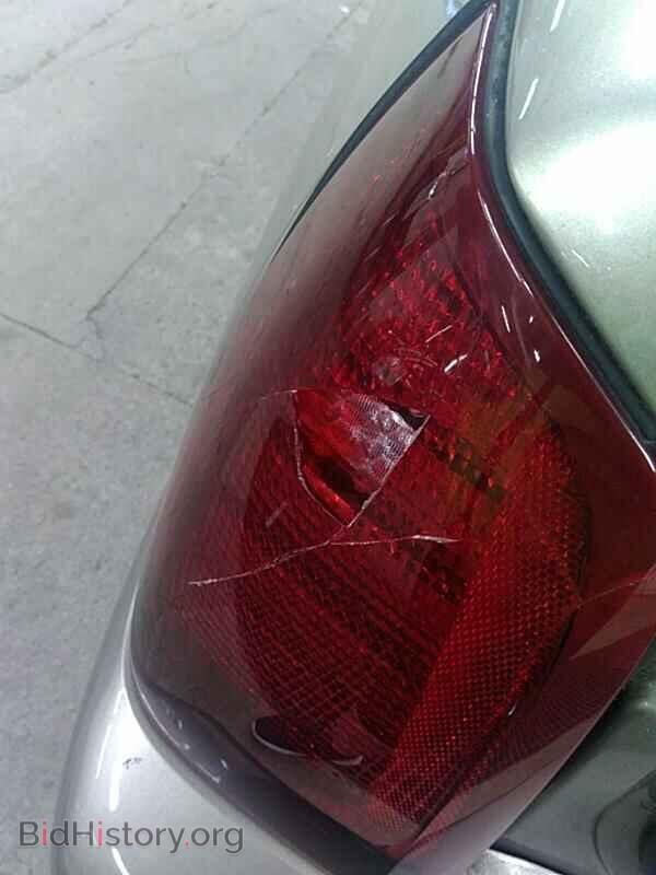 2000 Cadillac DeVille - VIN: 1G6KD54Y7YU339663 - Photo 9