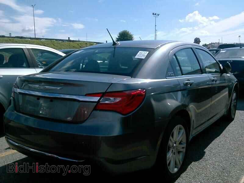 2013 Chrysler 200 - VIN: 1C3CCBAB8DN669744 - Фото 2